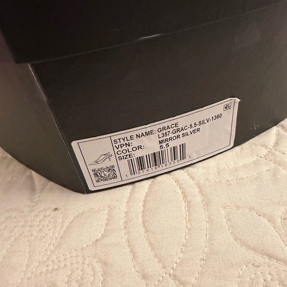 NIB Larroudé Grace Pump In Silver Specchio Size 5.5 - Picture 5 of 5